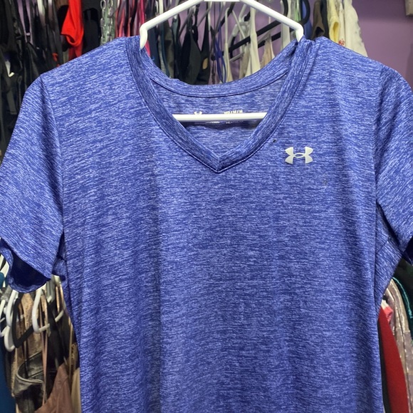 blue white  UNDER ARMOUR loose fit Heat Gear tshirt size medium stay dry mark - Picture 3 of 5